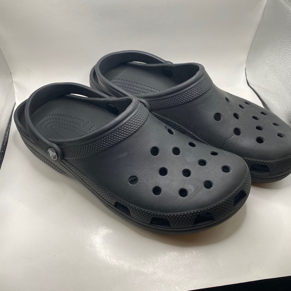 Crocs Classic Clog Mens Size 11 Black Lightweight Water Friendly Comfort Shoes
